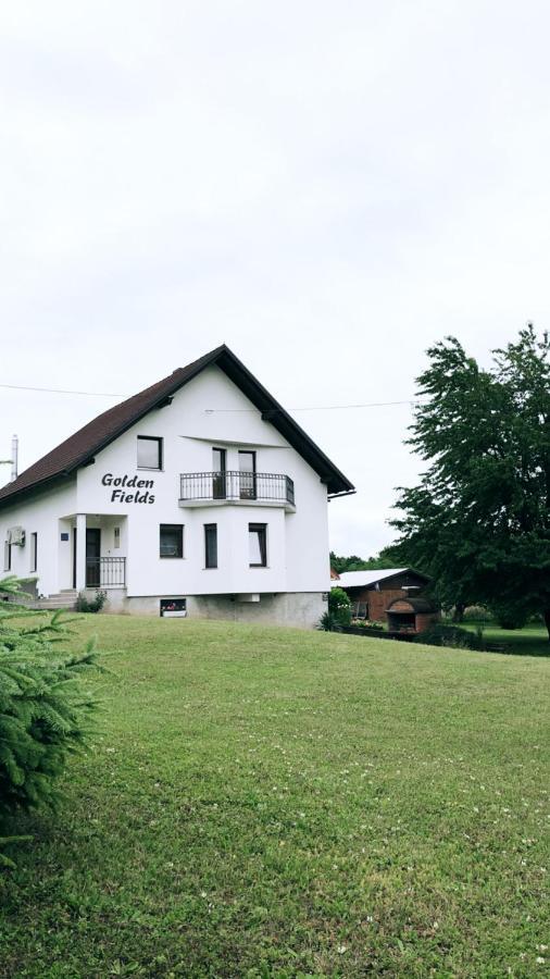 Apartment Golden Fields Smoljanac Exterior foto