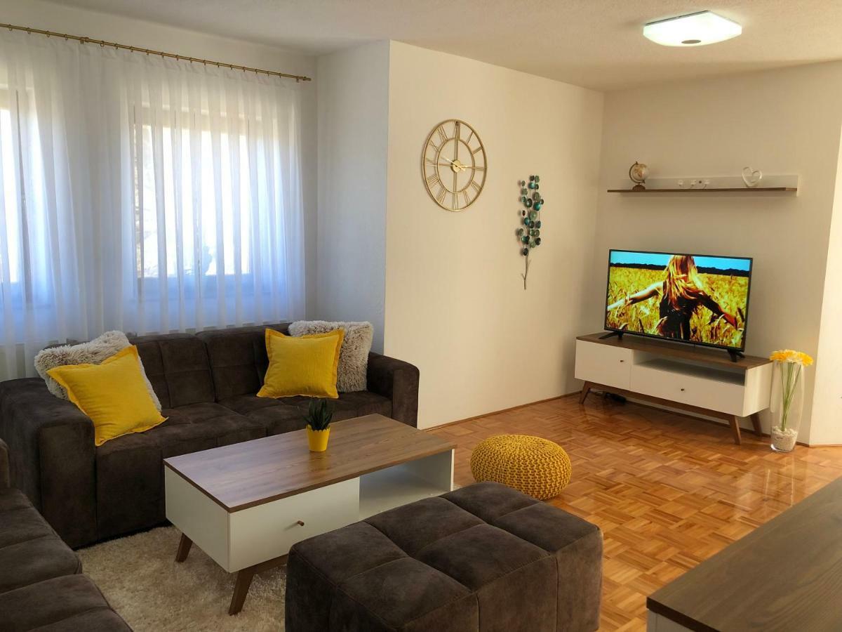 Apartment Golden Fields Smoljanac Exterior foto