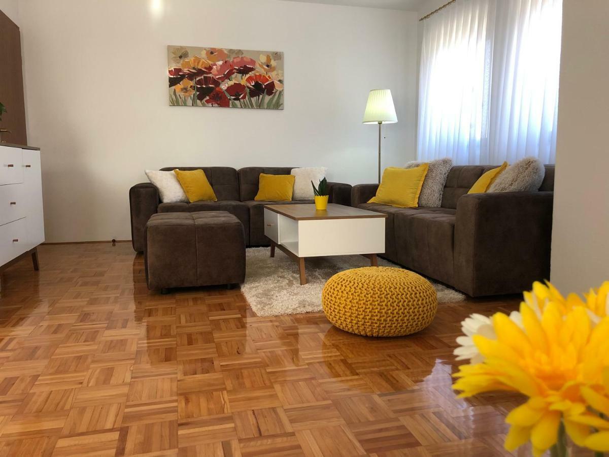 Apartment Golden Fields Smoljanac Exterior foto