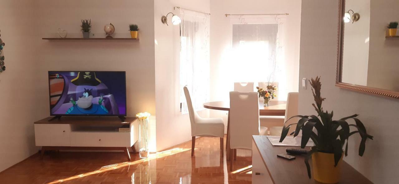 Apartment Golden Fields Smoljanac Exterior foto
