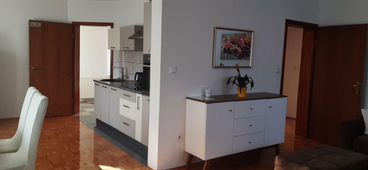 Apartment Golden Fields Smoljanac Exterior foto