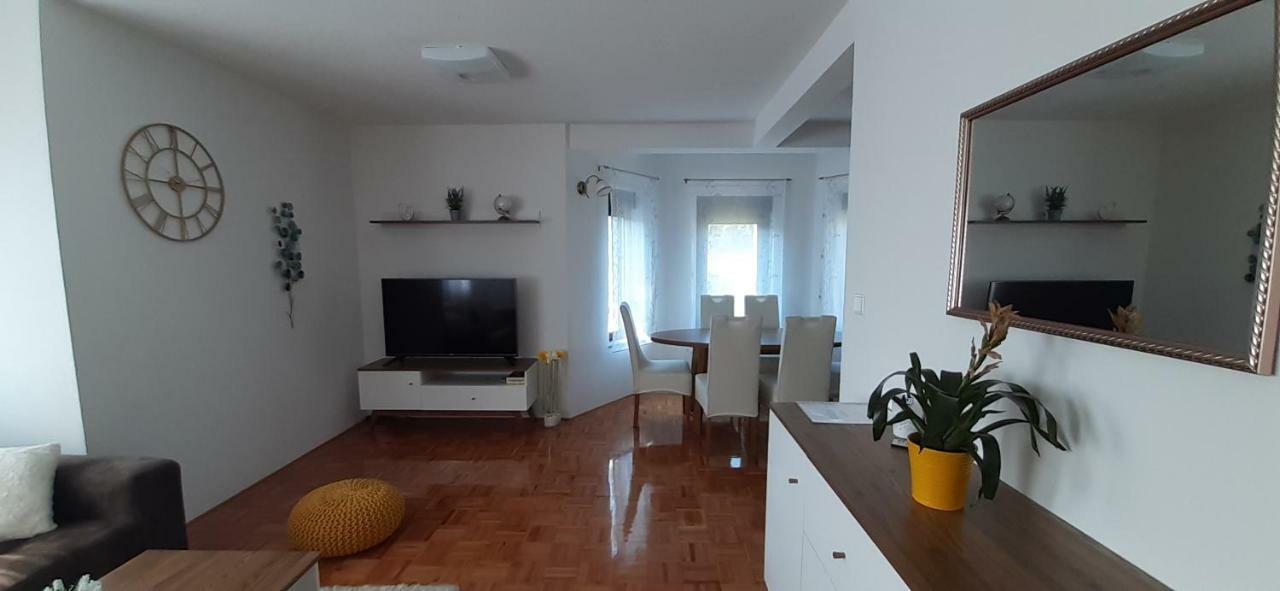 Apartment Golden Fields Smoljanac Exterior foto